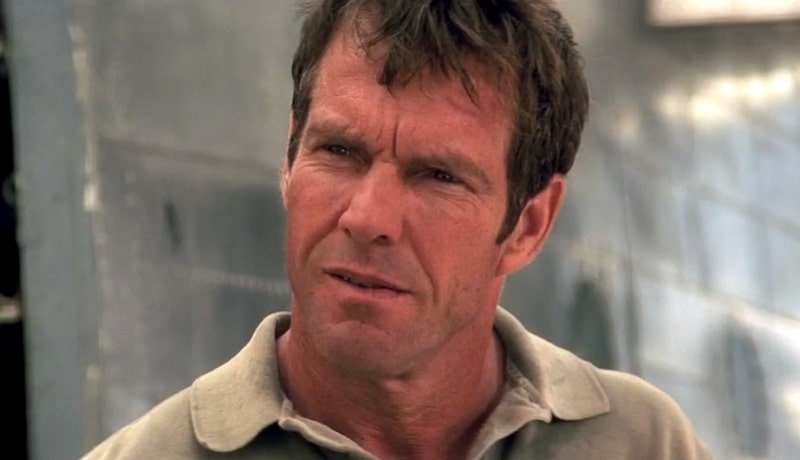 Dennis Quaid as Frank Towns with a beige shirt in Flight of the Phoenix.